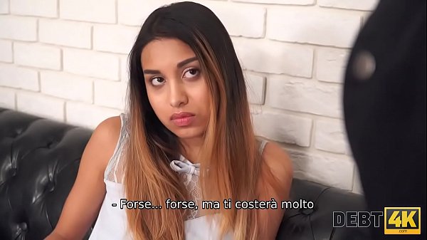 DEBT4k. La brillante Roxy Lips ha soddisfatto l’uomo che è venuto per i debiti