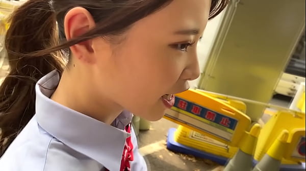 ハメ撮り　優等生スレンダーJK18歳。スレンダー美脚。バック、騎乗位、正常位の様々な体位でSEX。部活帰りにおじさん彼氏とゴム無しセックス 気持ち良すぎて膣出し懇願。　https://bit.ly/3sDjSwU