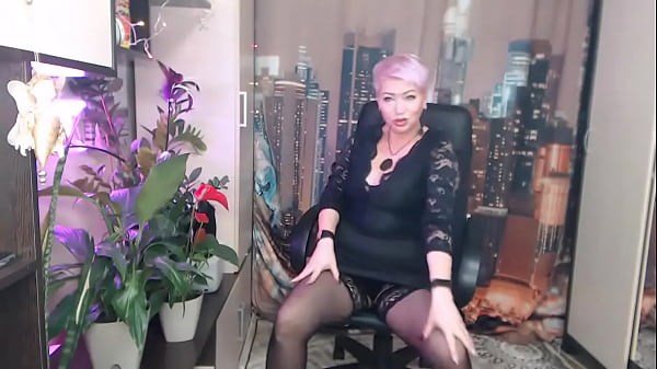 Solo anal games of a mature sexy lady from crazy Russia…