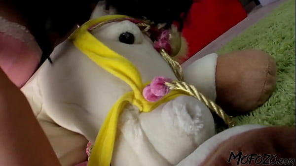 MOFOZO.com – Black Haired Step Sis Gets The Cum In Her Mouth